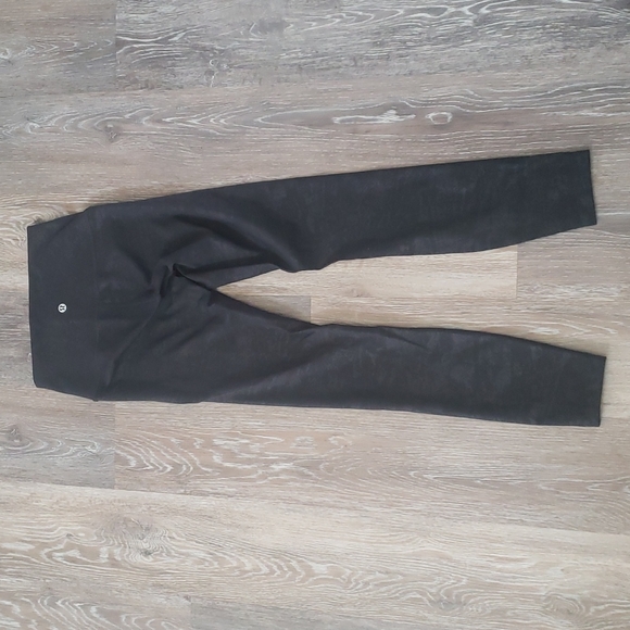 Lululemon Snake Print Legging - Picture 2 of 3